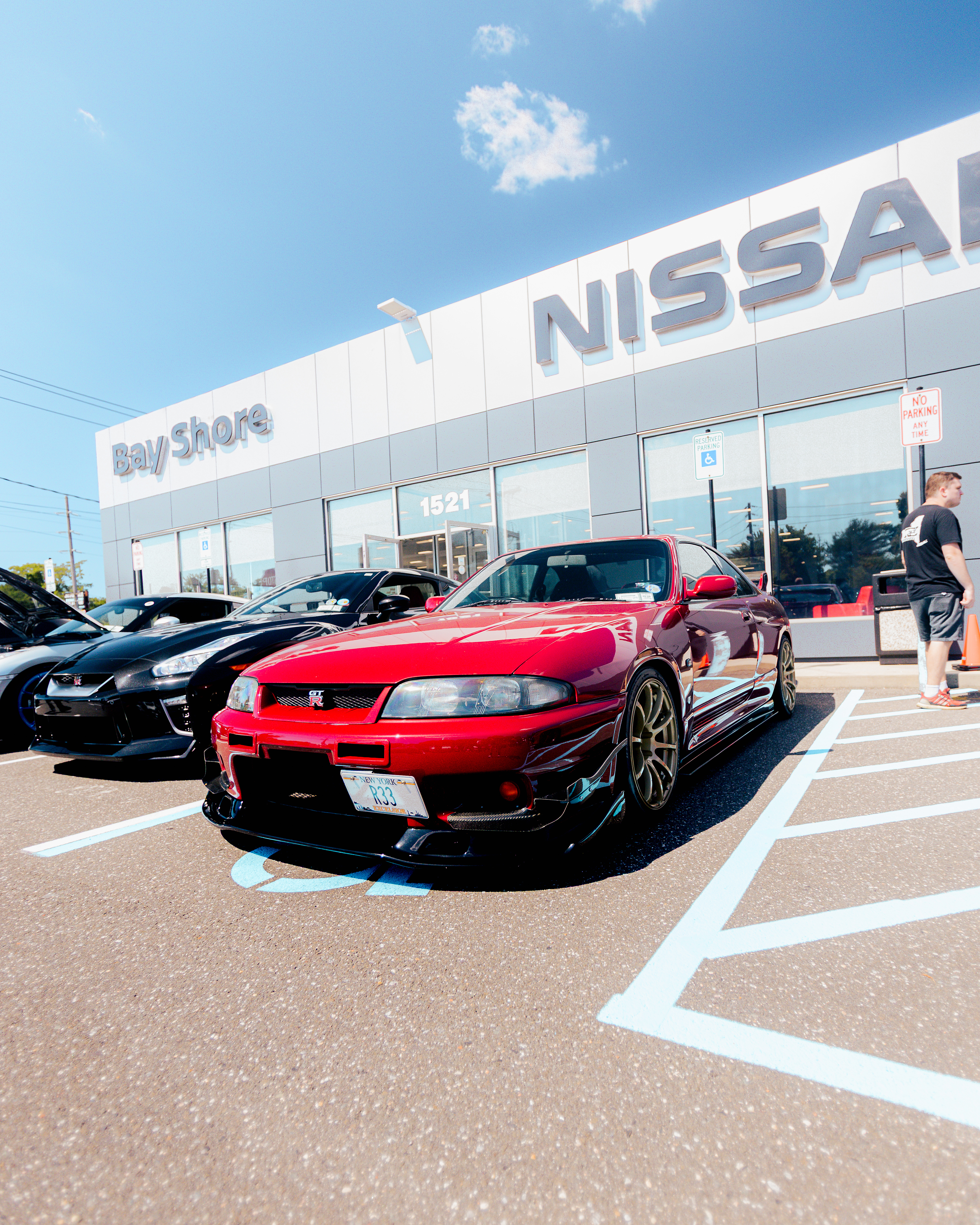 R33 — Skyline Reunion